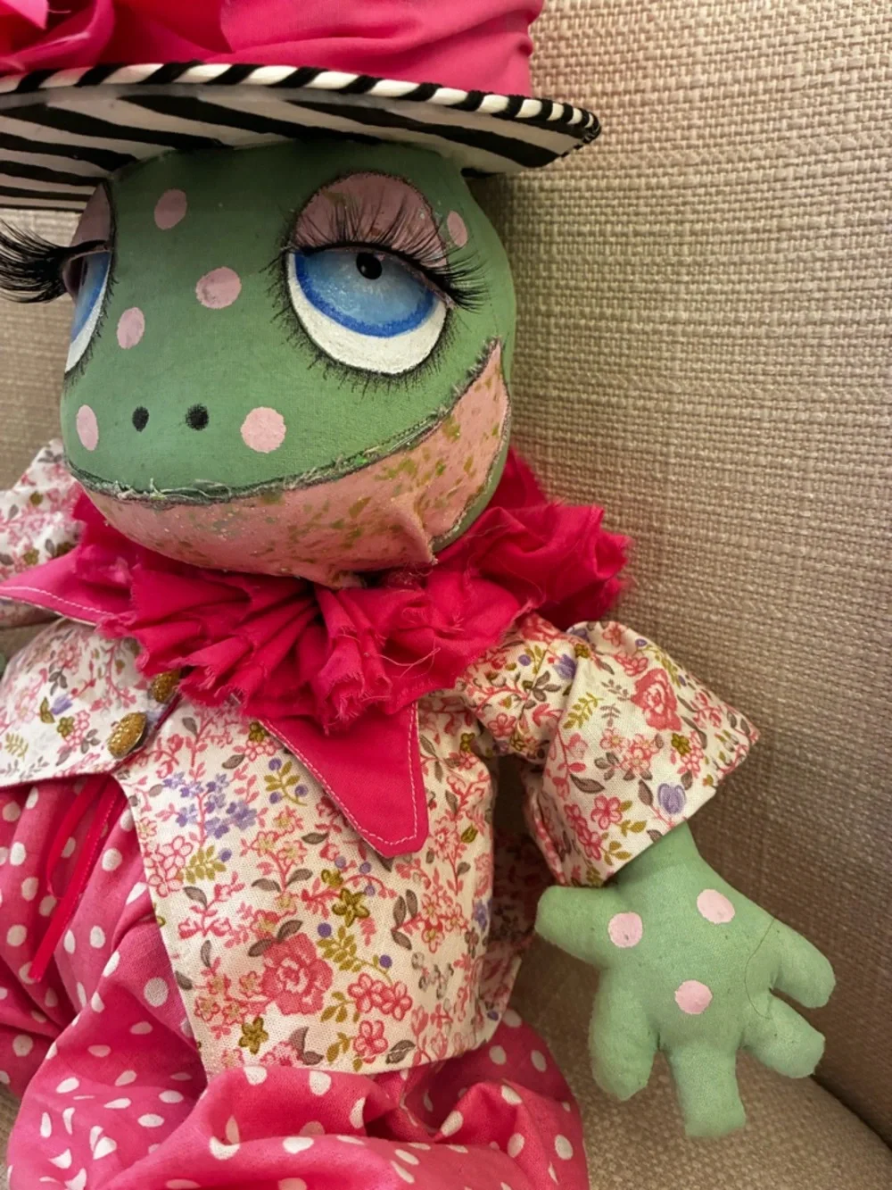 Handmade Pink & Green Holiday Frog Wreath attachment